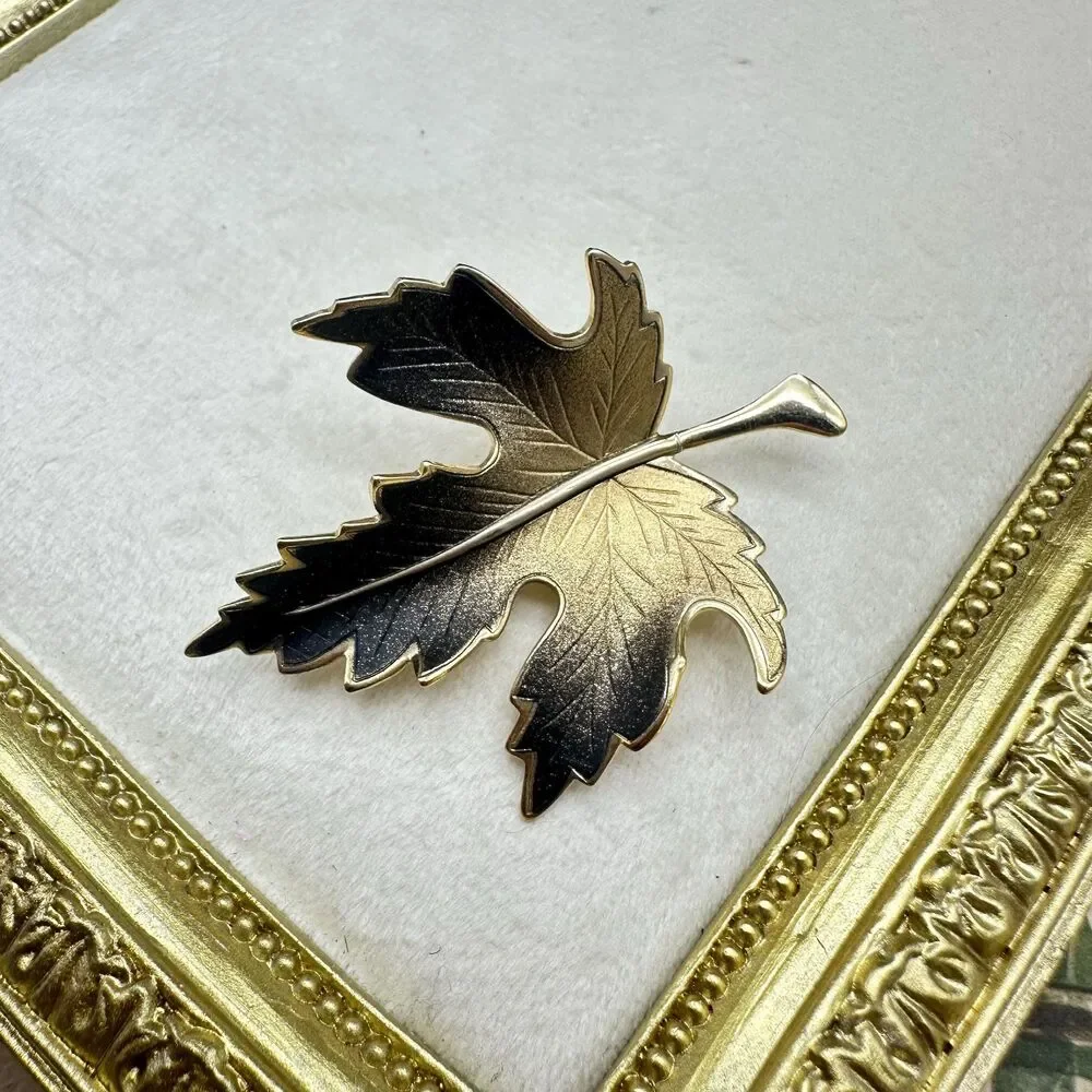 Vintage Black Gold Tone Maple Leaf Brooch Fall Autumn Jewelry